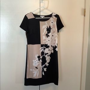 New York & Company. Short sleeve dress.